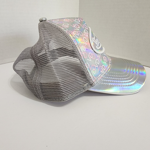 NWT Von Dutch Holographic Trucker Hat VD Logo Y2K Iridescent - Picture 4 of 12